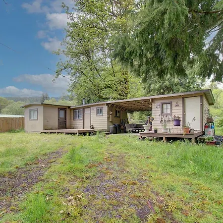 Cougars Cute Crooked Cabin Villa